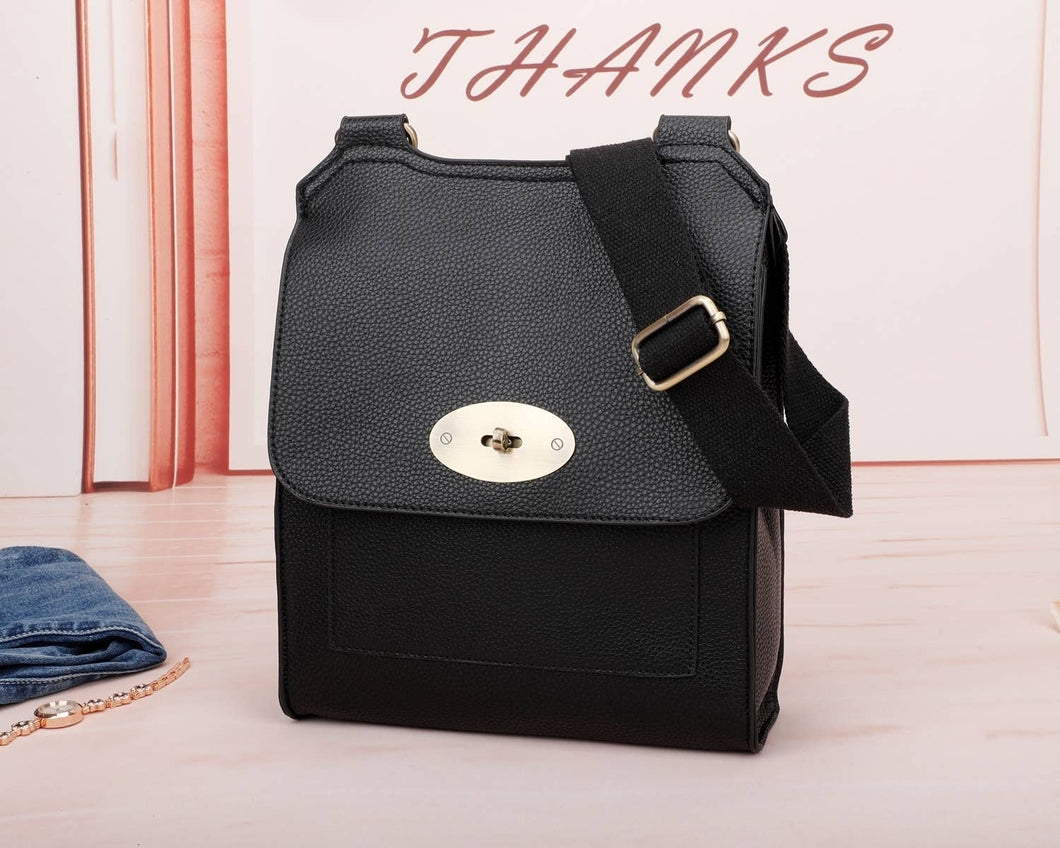 Messenger Bags: Black