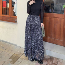 Load image into Gallery viewer, Leopard Print Pleated Maxi Skirt: Grey