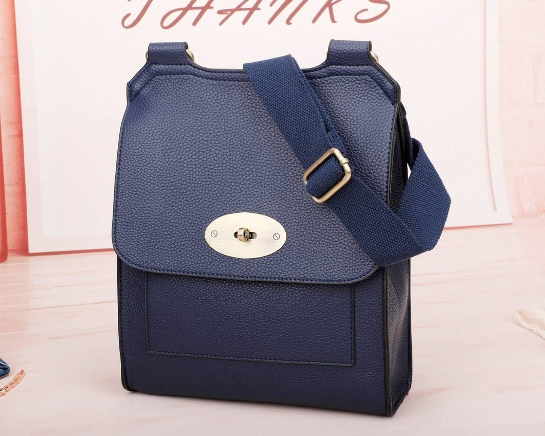 Messenger Bags: Navy