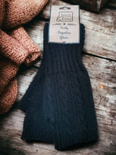 Load image into Gallery viewer, Cosy Fingerless Cable Knit Gloves – Warm &amp; Stylish : Purple