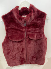 Load image into Gallery viewer, Faux Fur Burgundy Gilet S/M