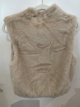 Load image into Gallery viewer, Faux Fur Cream Gilet S/M
