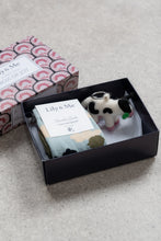 Load image into Gallery viewer, Lily &amp; Me Countryside Cow Socks and Keyring Gift Set