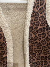 Load image into Gallery viewer, Animal print Gilet One Size