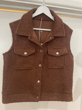 Load image into Gallery viewer, Boucle Gilet with Pockets