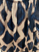 Load image into Gallery viewer, Lined Long Sleeved Blouse One Size