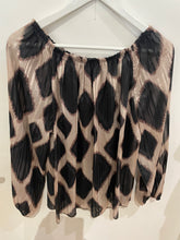 Load image into Gallery viewer, Lined Long Sleeved Blouse One Size