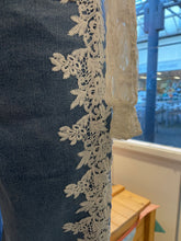 Load image into Gallery viewer, Embroidered lace detail jeans