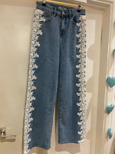 Load image into Gallery viewer, Embroidered lace detail jeans