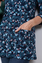 Load image into Gallery viewer, Lily &amp; Me Clover Tunic Daisy Navy