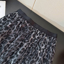 Load image into Gallery viewer, Leopard Print Pleated Maxi Skirt: Grey