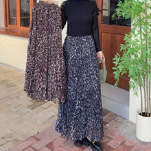 Load image into Gallery viewer, Leopard Print Pleated Maxi Skirt: Brown
