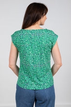 Load image into Gallery viewer, Lily &amp; Me Surfside Tee Texture Bright Green