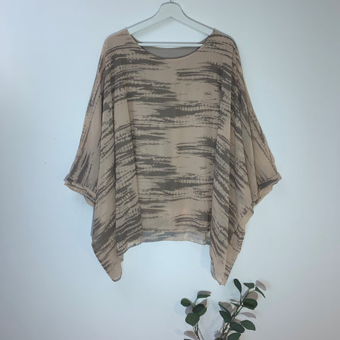 Italian Taupe Free Size Viscose Top With Blurred Lines Print