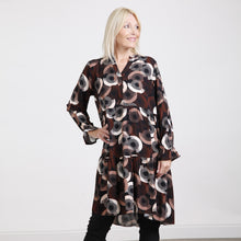 Load image into Gallery viewer, Goose Island Black Circle Print Tiered Tunic