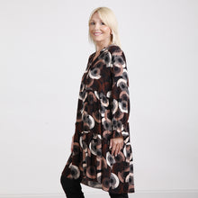 Load image into Gallery viewer, Goose Island Black Circle Print Tiered Tunic