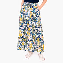 Load image into Gallery viewer, Brakeburn White Trailing Maxi Skirt