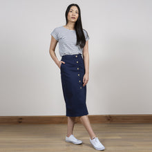 Load image into Gallery viewer, Lily &amp; Me Navy Orchard Skirt