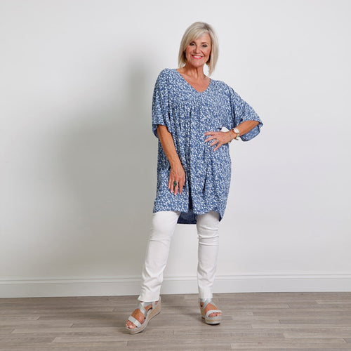 Goose Island Blue Ditsy 3/4 Sleeve Flower Tunic