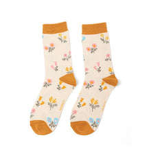 Load image into Gallery viewer, Miss Sparrow Ivory Dainty Floral Socks