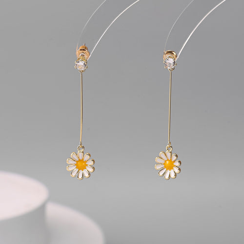 Gold Daisy Earrings
