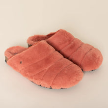 Load image into Gallery viewer, Brakeburn Coral Fluffy Slippers